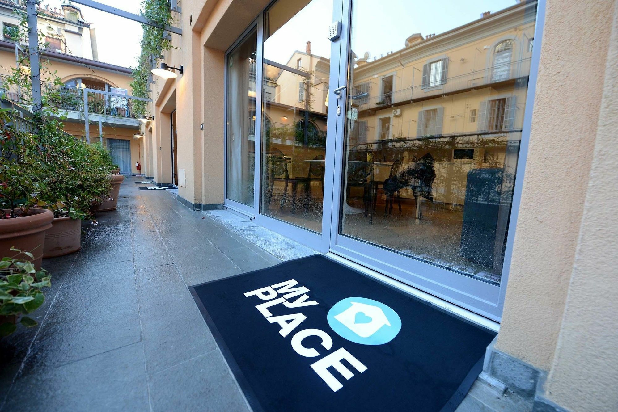 Myplace Corso Como 11 Apartments Milan Bagian luar foto